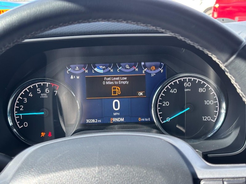 Ford F-150 Vehicle Full-screen Gallery Image 23