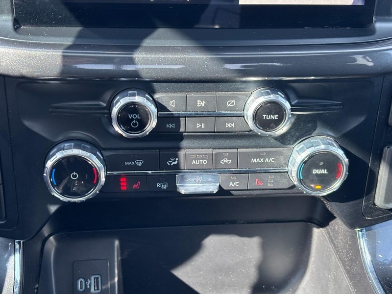 Ford F-150 Vehicle Full-screen Gallery Image 26