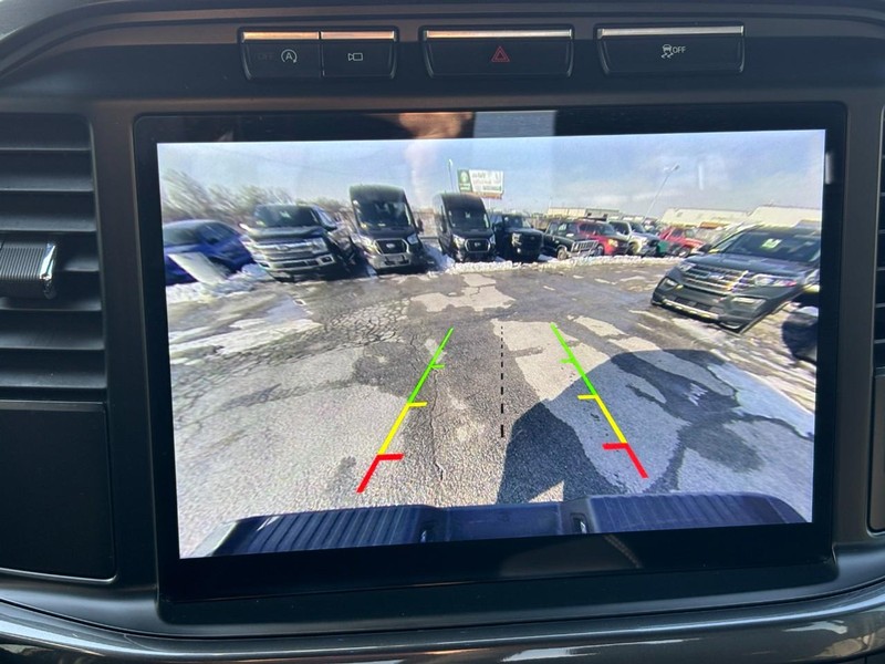 Ford F-150 Vehicle Full-screen Gallery Image 24