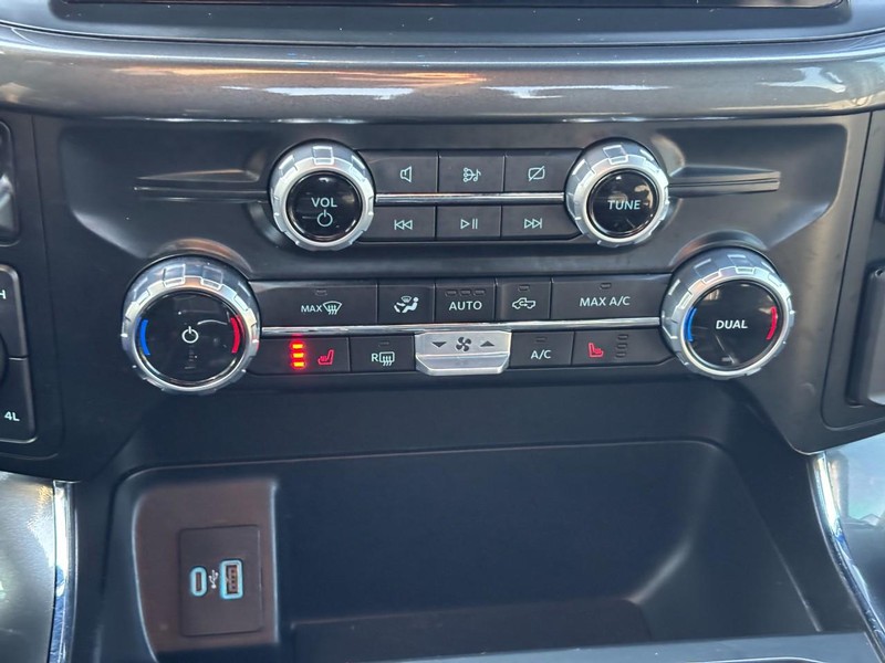 Ford F-150 Vehicle Full-screen Gallery Image 25