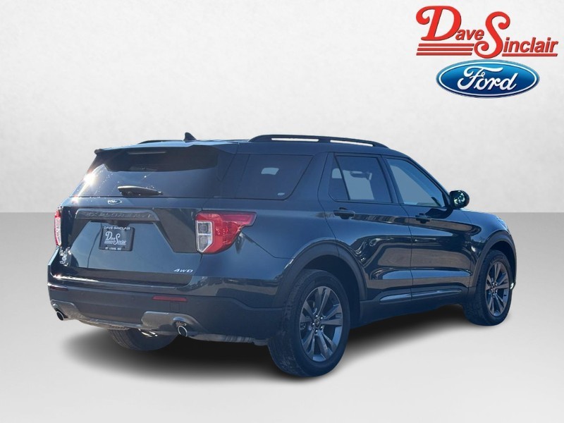 Ford Explorer Vehicle Full-screen Gallery Image 07