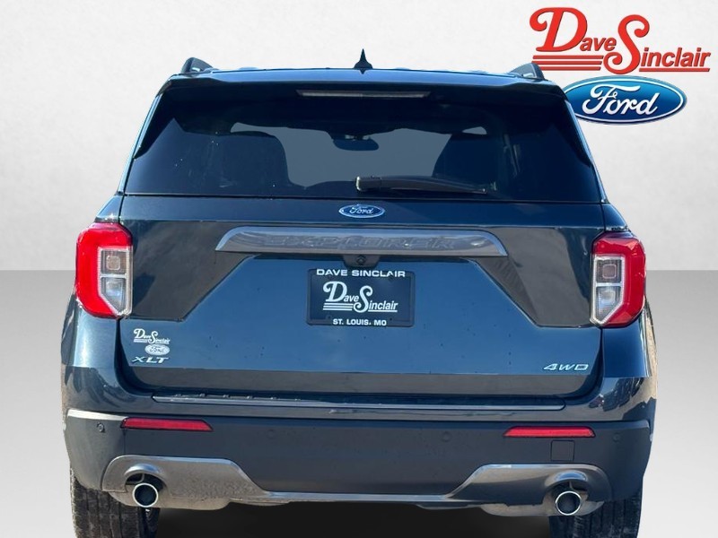 Ford Explorer Vehicle Full-screen Gallery Image 08