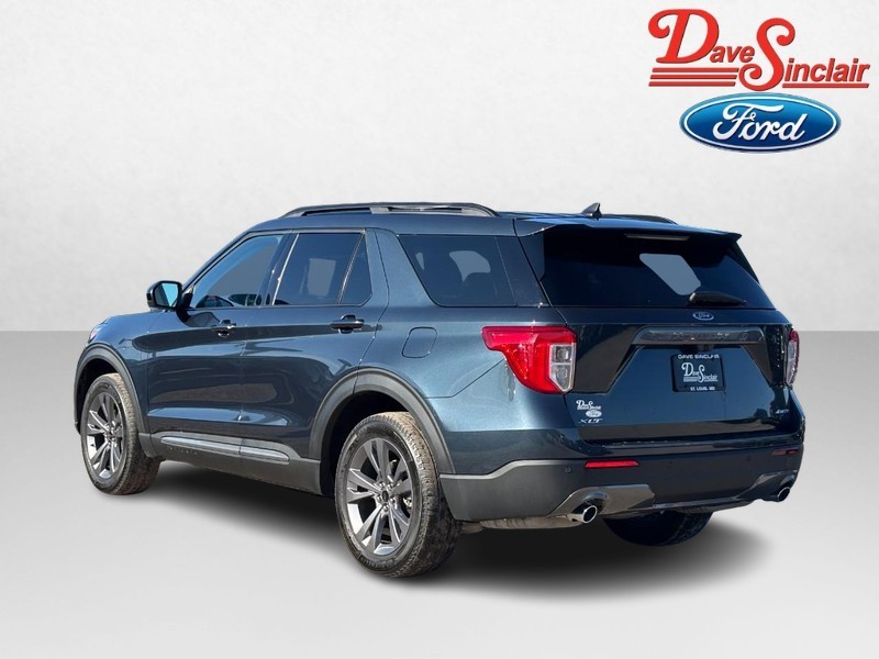 Ford Explorer Vehicle Full-screen Gallery Image 09