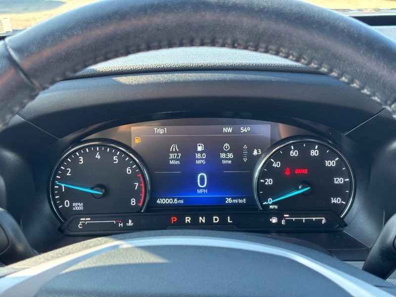 Ford Explorer Vehicle Full-screen Gallery Image 23