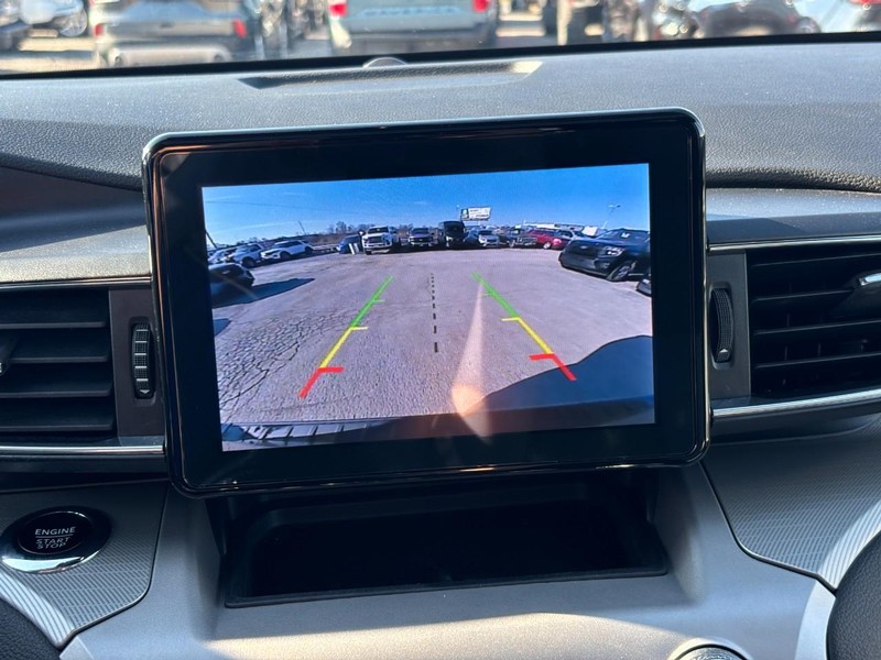 Ford Explorer Vehicle Full-screen Gallery Image 25