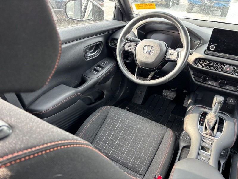 Honda HR-V Vehicle Full-screen Gallery Image 13
