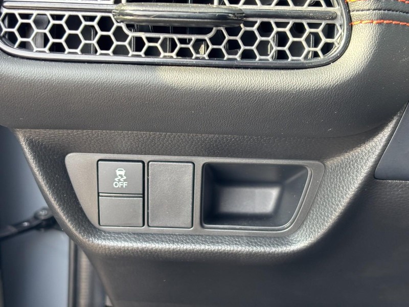 Honda HR-V Vehicle Full-screen Gallery Image 18