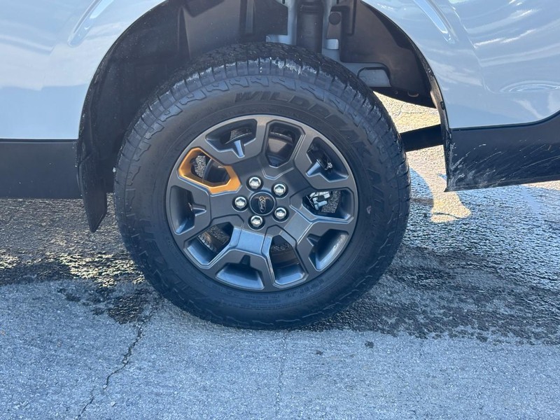 Ford Maverick Vehicle Image 11