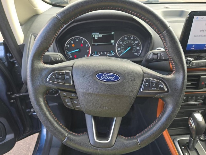 Ford EcoSport Vehicle Full-screen Gallery Image 05