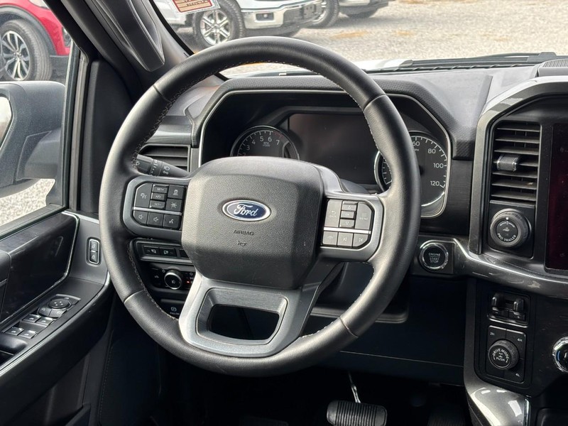 Ford F-150 Vehicle Full-screen Gallery Image 14