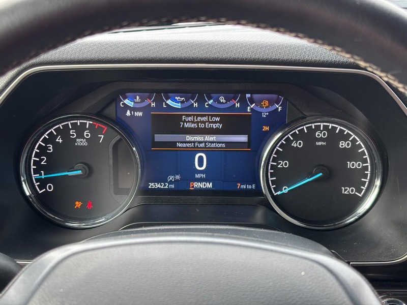 Ford F-150 Vehicle Full-screen Gallery Image 23