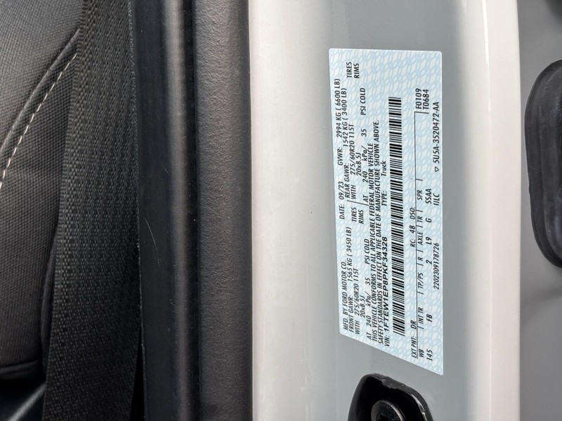 Ford F-150 Vehicle Full-screen Gallery Image 27