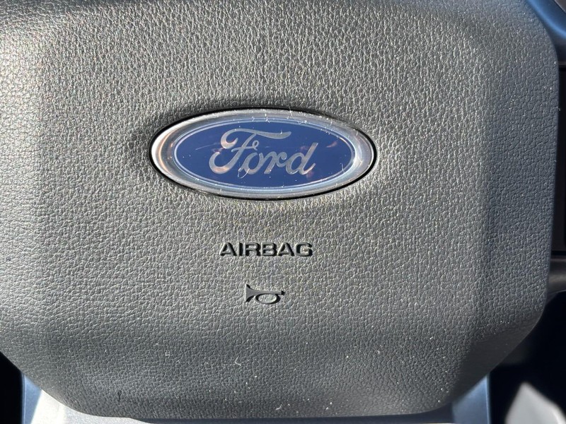 Ford F-150 Vehicle Full-screen Gallery Image 20