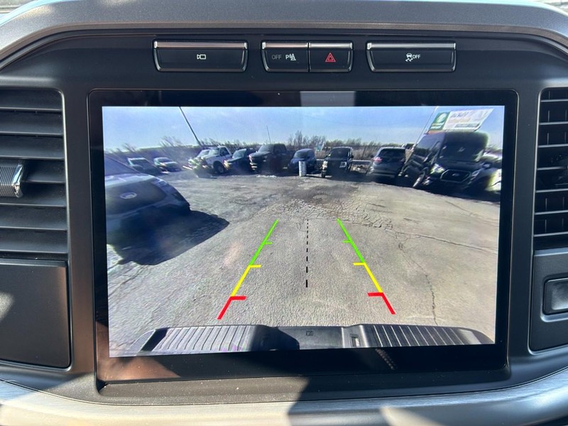 Ford F-150 Vehicle Full-screen Gallery Image 24