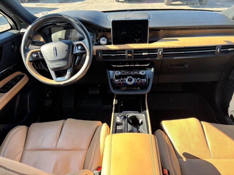 Lincoln Corsair Vehicle Image 14