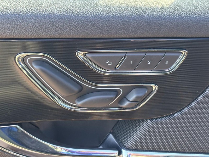 Lincoln Corsair Vehicle Image 16