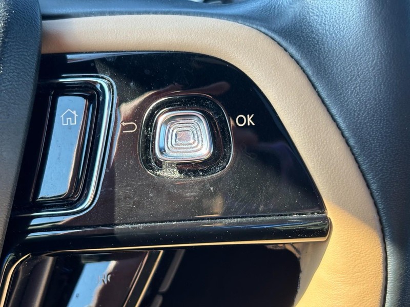 Lincoln Corsair Vehicle Image 21