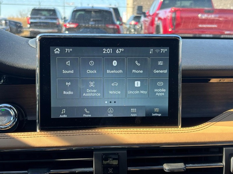 Lincoln Corsair Vehicle Image 23