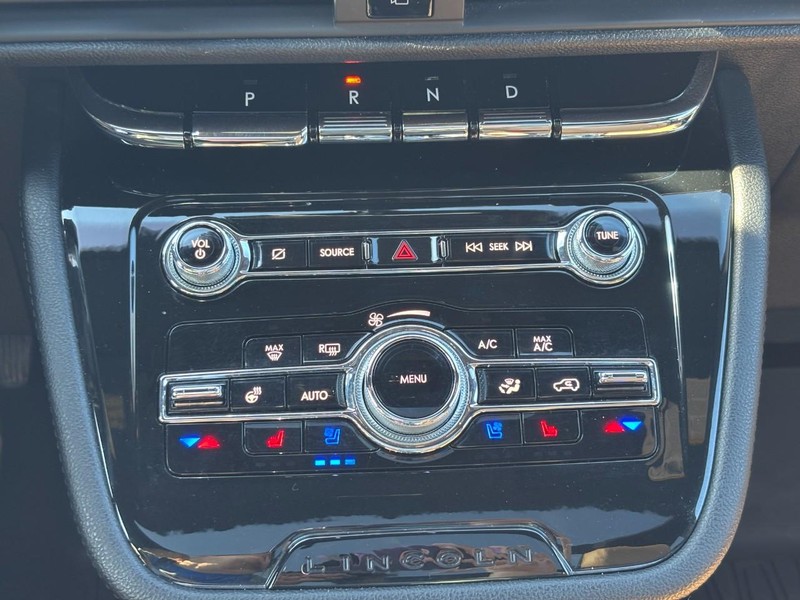 Lincoln Corsair Vehicle Image 26