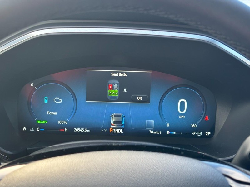 Ford Escape Vehicle Full-screen Gallery Image 22