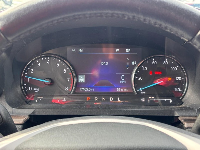 Ford Explorer Vehicle Full-screen Gallery Image 24