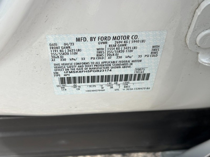 Ford Explorer Vehicle Full-screen Gallery Image 28