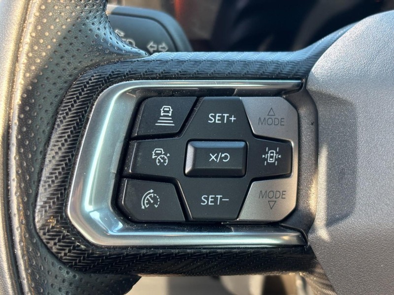 Ford Mustang Vehicle Full-screen Gallery Image 18