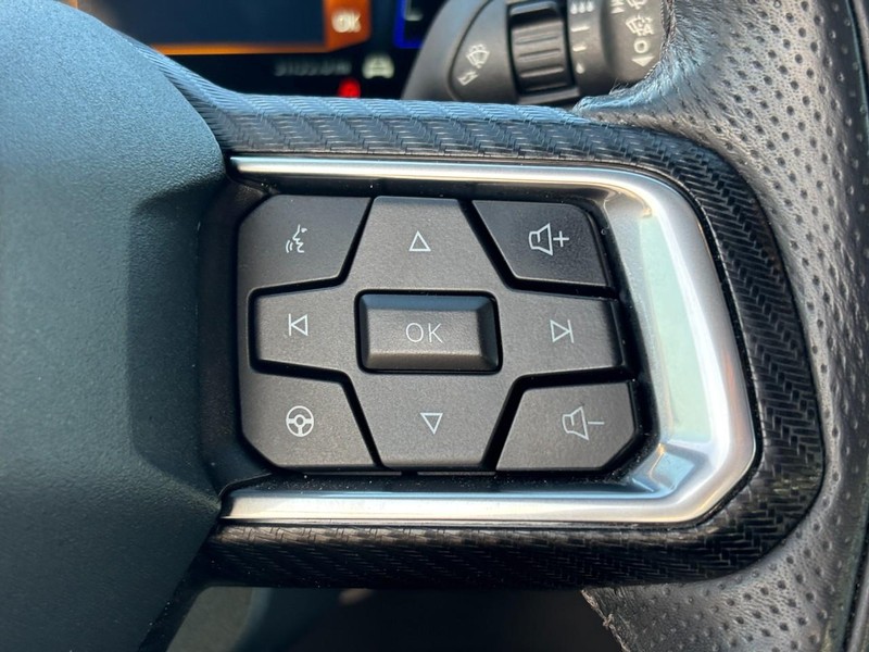 Ford Mustang Vehicle Full-screen Gallery Image 20