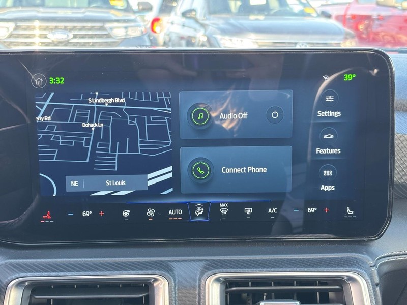 Ford Mustang Vehicle Full-screen Gallery Image 22