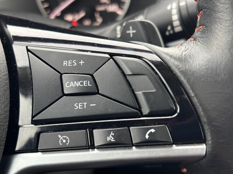 Nissan Altima Vehicle Full-screen Gallery Image 22