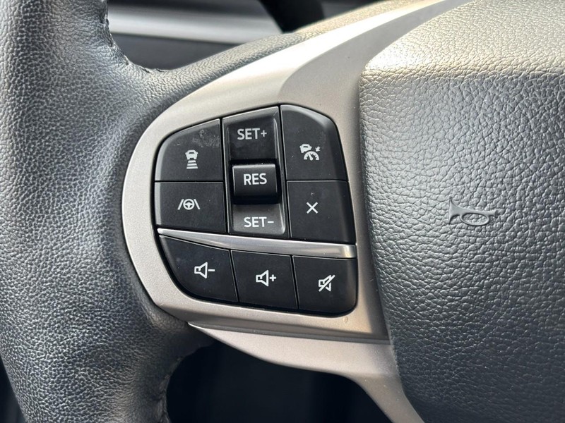 Ford Explorer Vehicle Full-screen Gallery Image 20