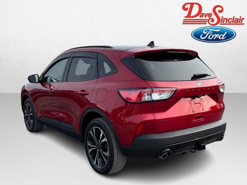 Ford Escape Vehicle Full-screen Gallery Image 09