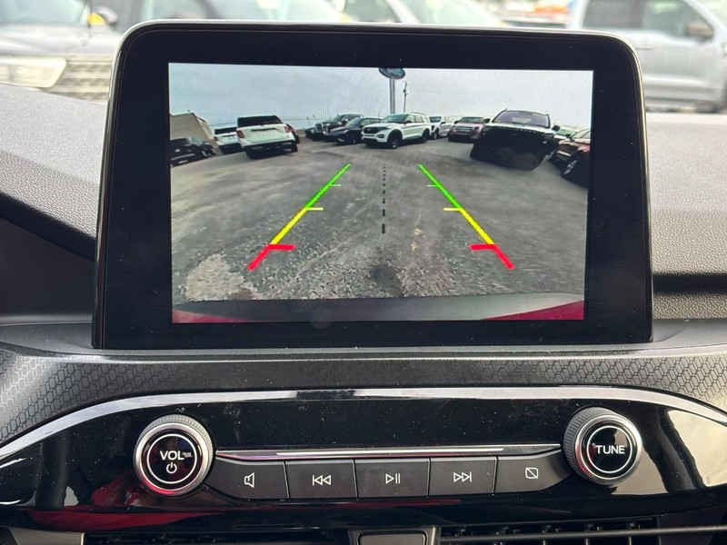 Ford Escape Vehicle Full-screen Gallery Image 26