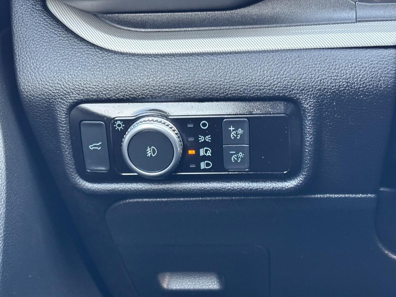 Ford Explorer Vehicle Full-screen Gallery Image 19