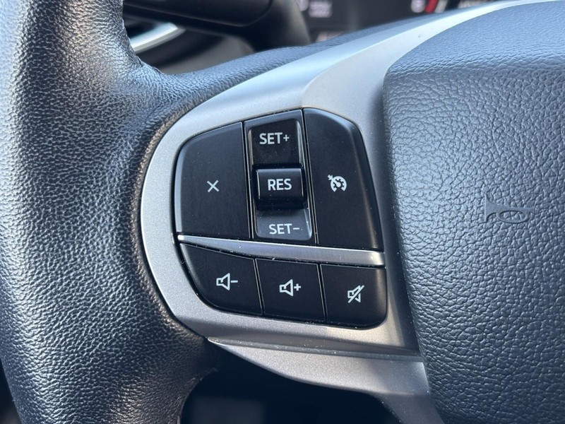 Ford Explorer Vehicle Full-screen Gallery Image 20