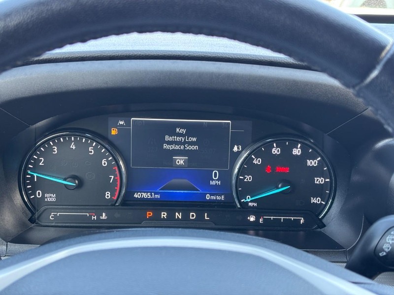 Ford Explorer Vehicle Full-screen Gallery Image 23