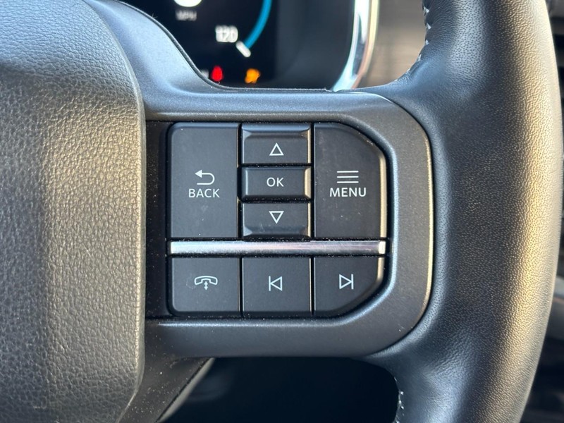 Ford F-150 Vehicle Full-screen Gallery Image 21