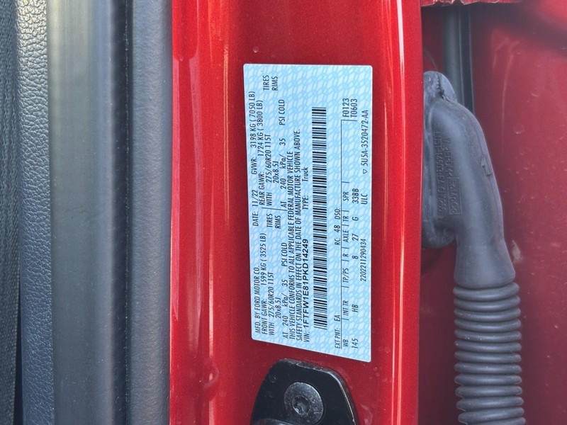 Ford F-150 Vehicle Full-screen Gallery Image 26