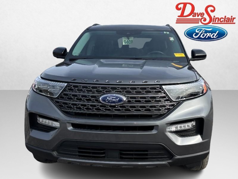 Ford Explorer Vehicle Full-screen Gallery Image 02