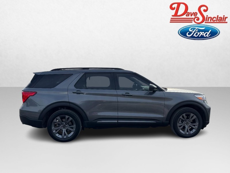 Ford Explorer Vehicle Full-screen Gallery Image 05