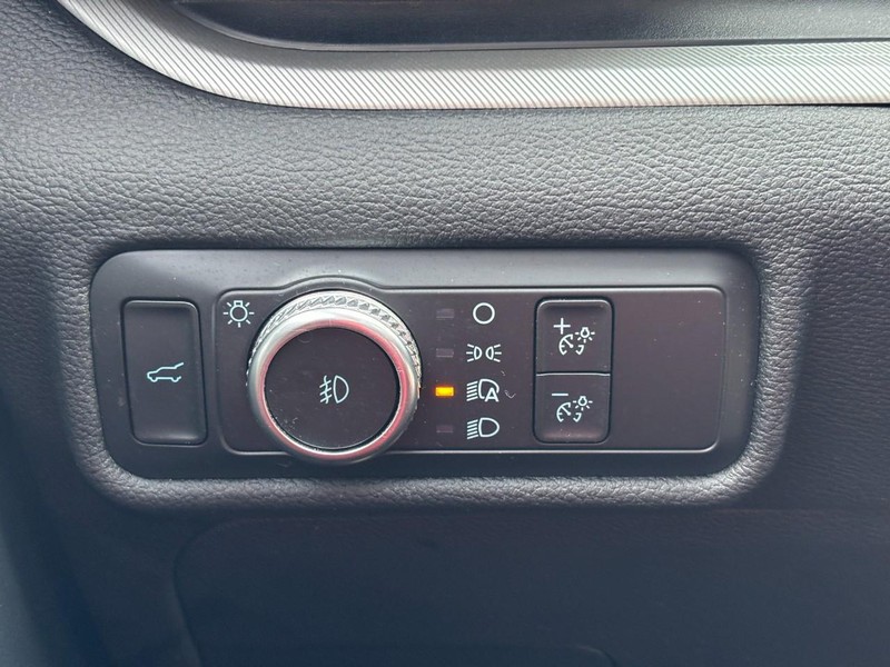 Ford Explorer Vehicle Full-screen Gallery Image 20