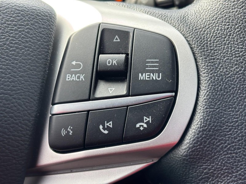 Ford Explorer Vehicle Full-screen Gallery Image 23