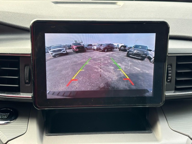 Ford Explorer Vehicle Full-screen Gallery Image 26