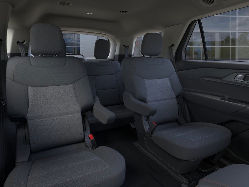 Ford Explorer Vehicle Full-screen Gallery Image 13