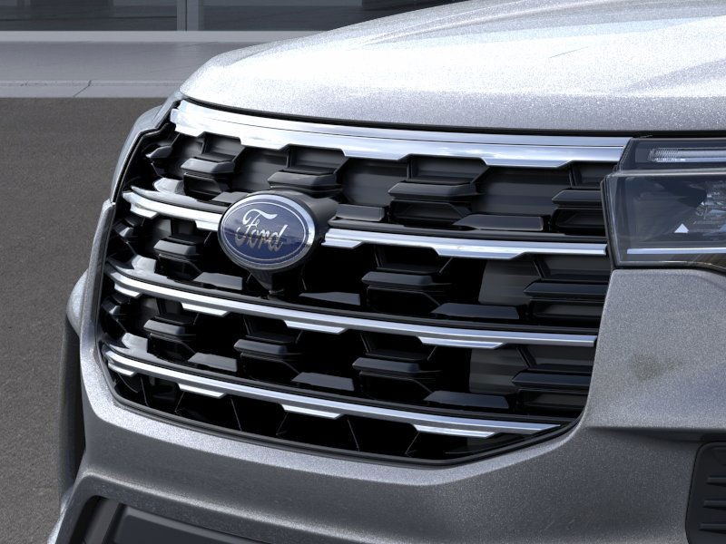 Ford Explorer Vehicle Full-screen Gallery Image 19