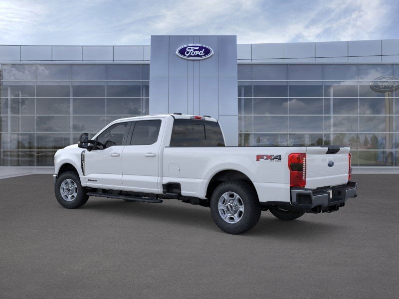 Ford Super Duty F-350 SRW Vehicle Full-screen Gallery Image 05