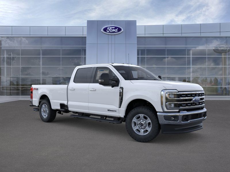 Ford Super Duty F-350 SRW Vehicle Full-screen Gallery Image 09