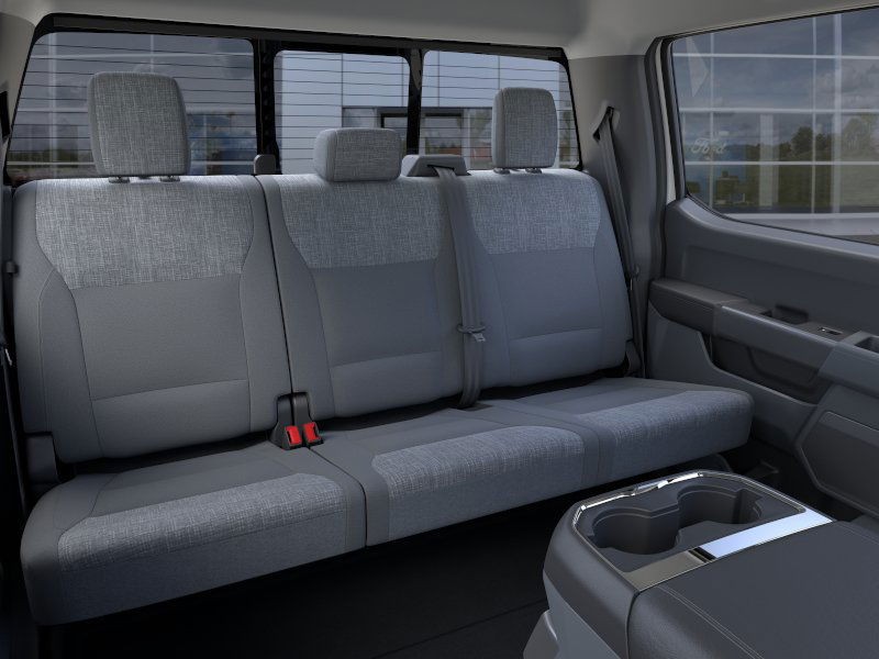 Ford Super Duty F-350 SRW Vehicle Full-screen Gallery Image 13