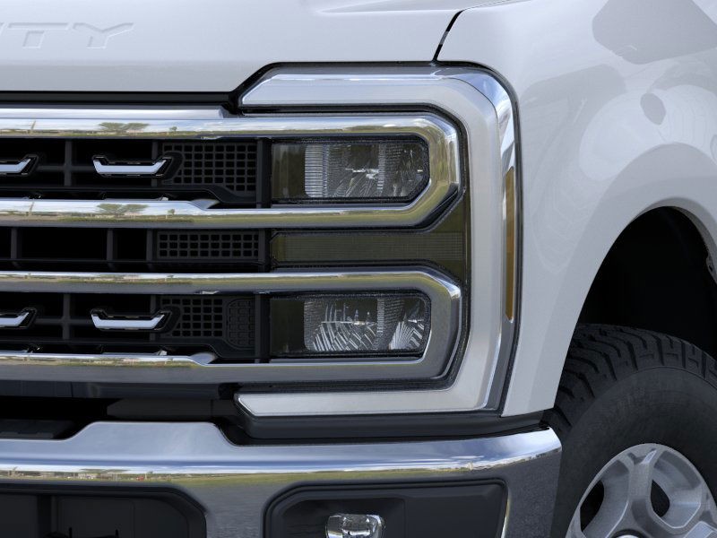 Ford Super Duty F-350 SRW Vehicle Full-screen Gallery Image 20