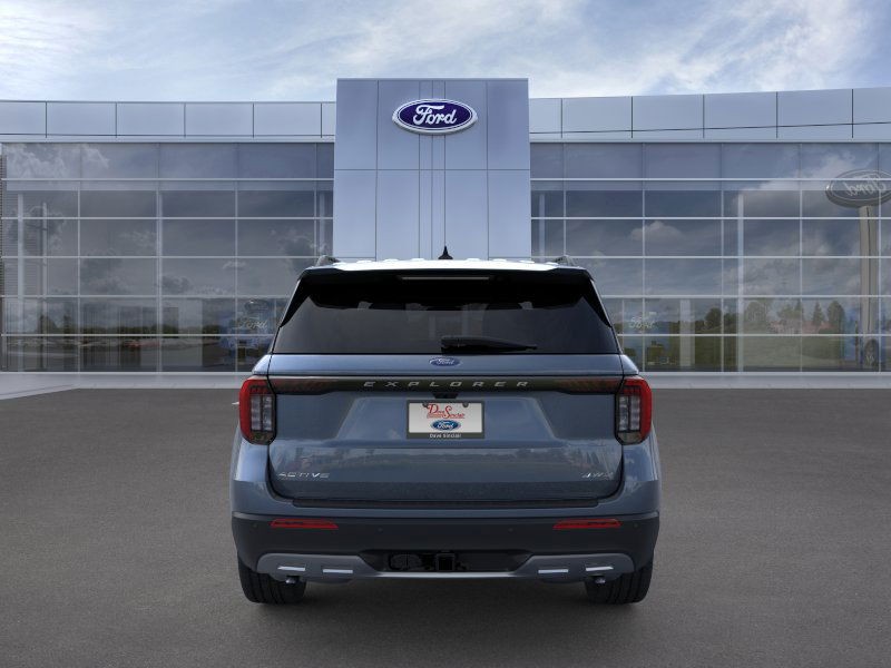 Ford Explorer Vehicle Full-screen Gallery Image 07